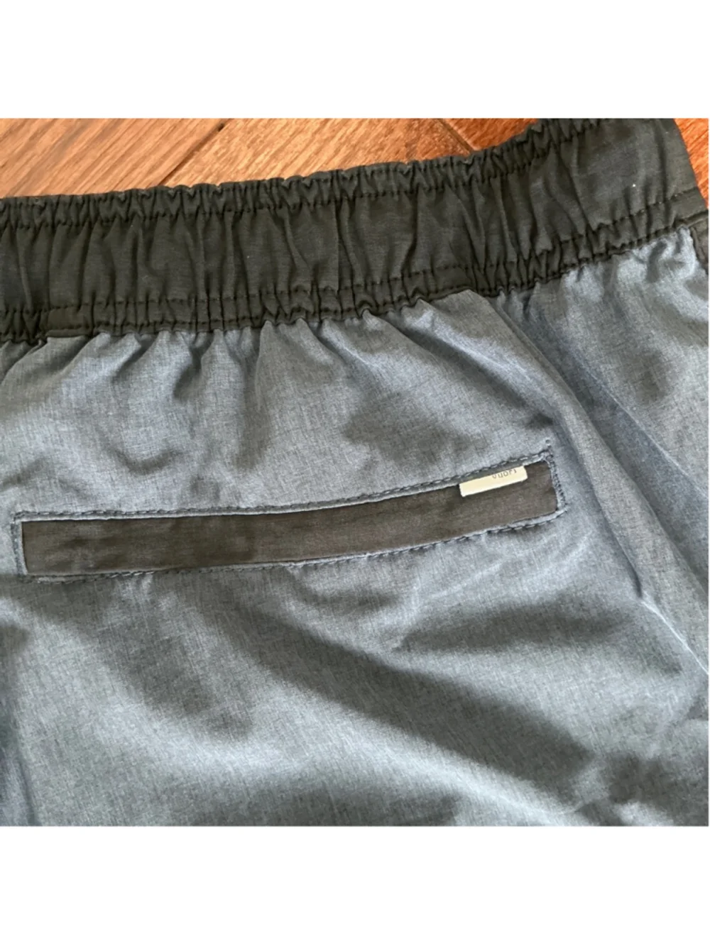 Men's Vuori Banks Shorts XXL Blue/Black Elastic Waist Athletic Board Shorts V330 - Picture 6 of 7